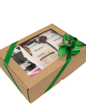 Četru kafiju un lielo kafijas dzirnaviņu komplekts dāvanai